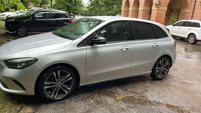 Usata Mercedes B180 116 CV (85 kW) 2019 Grigio Monovolume