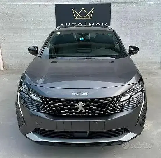 Usata Peugeot 5008 GT 131 CV (96 kW) 2023 Grigio SUV