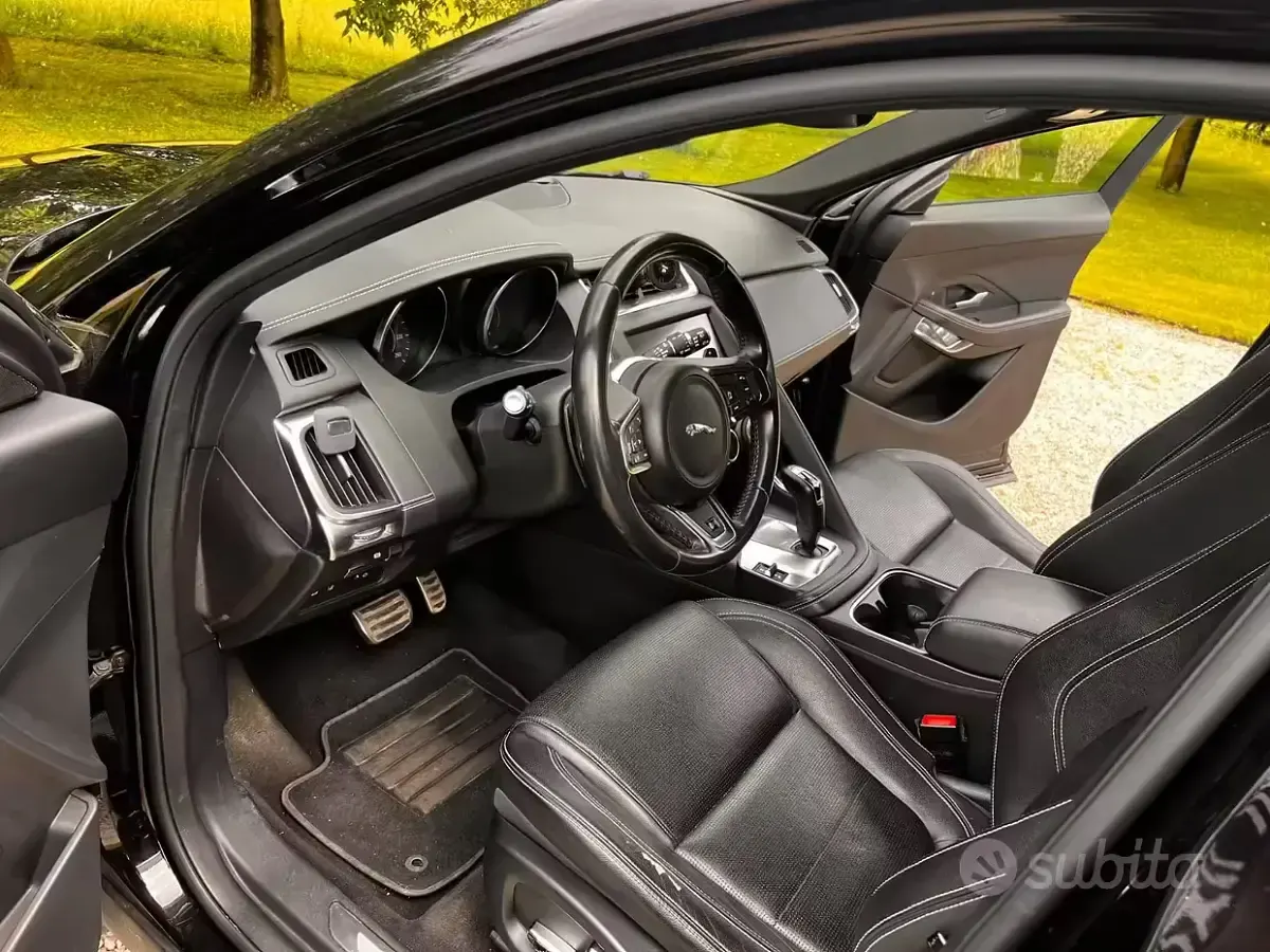 Usata Jaguar E-Pace 150 CV (110 kW) 2019 Nero SUV