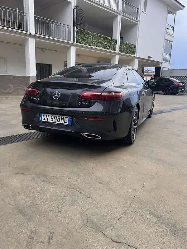 Begagnad Mercedes E300 Premium Plus 245 HK (180 kW) 2023 Sportkupé