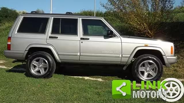 Usata Jeep Cherokee 116 CV (85 kW) 2000 Grigio SUV