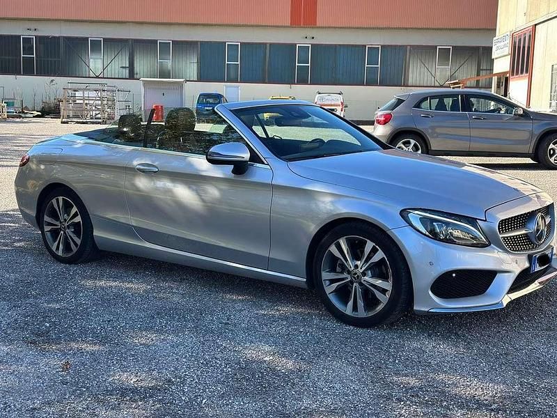 Usata Mercedes C220 170 CV (125 kW) 2017 Argento Cabrio