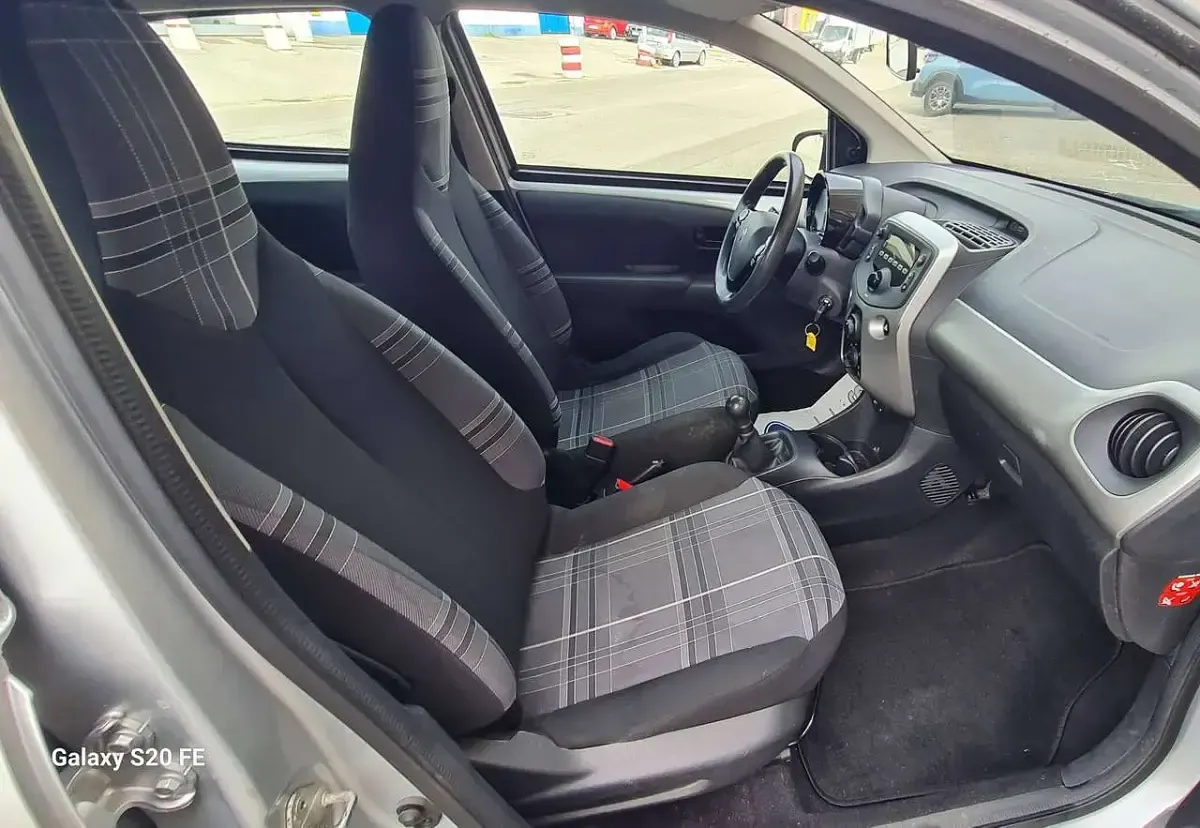 Usata Peugeot 108 Access 69 CV (50 kW) 2016 Grigio Utilitaria