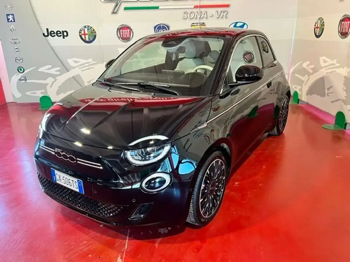Usata Fiat 500e La Prima 86 kW (118 CV) 2025 Nero Berlina