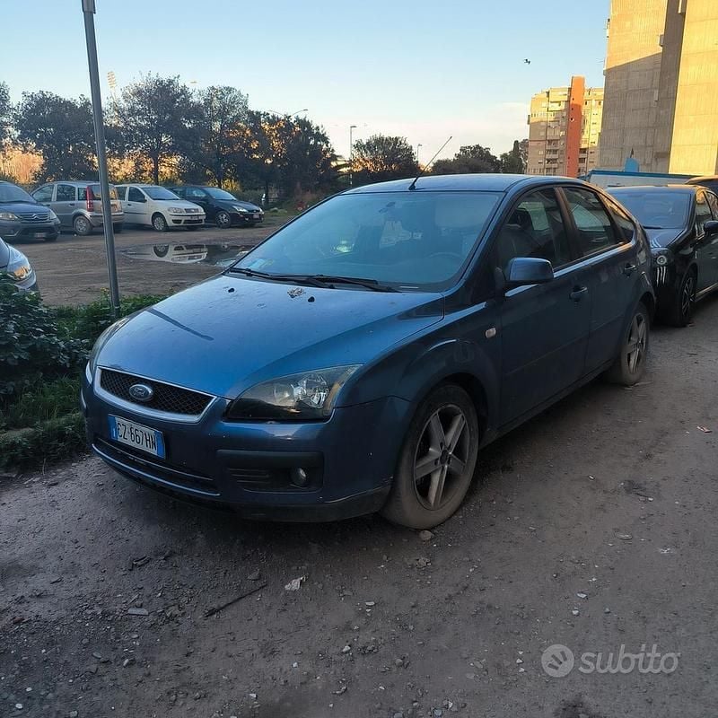 Usata Ford Focus 90 CV (66 kW) 2005 Blu Berlina