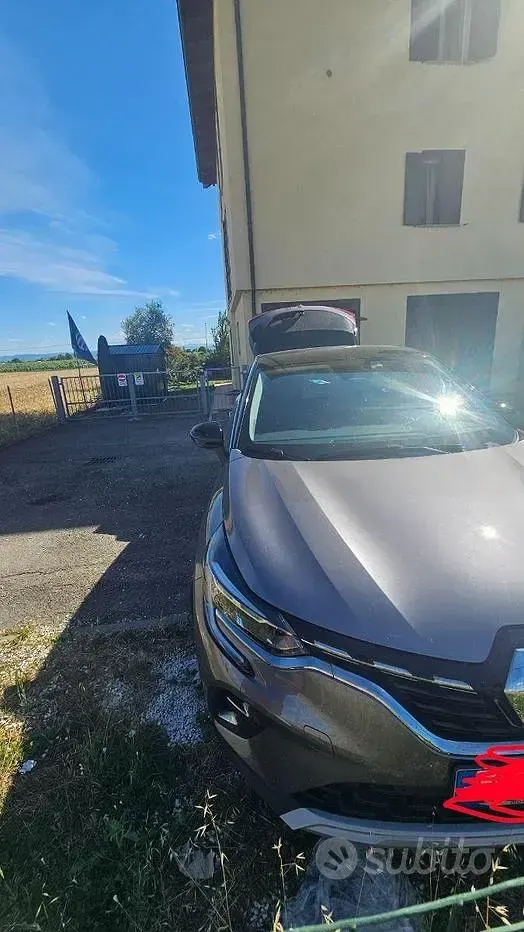 Usata Renault Captur 101 CV (74 kW) 2024 Grigio SUV
