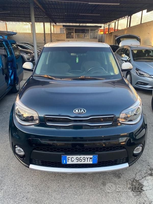 Usata Kia Soul 135 CV (99 kW) 2017 Blu SUV
