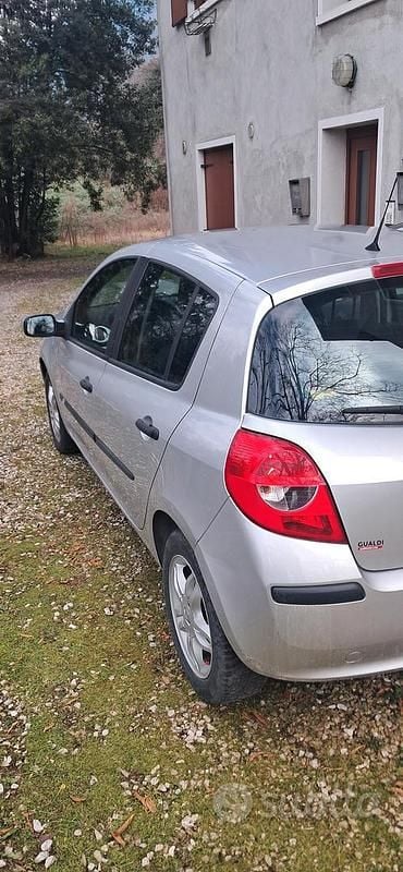 Usata Renault Clio III 65 CV (47 kW) 2006 Grigio Berlina