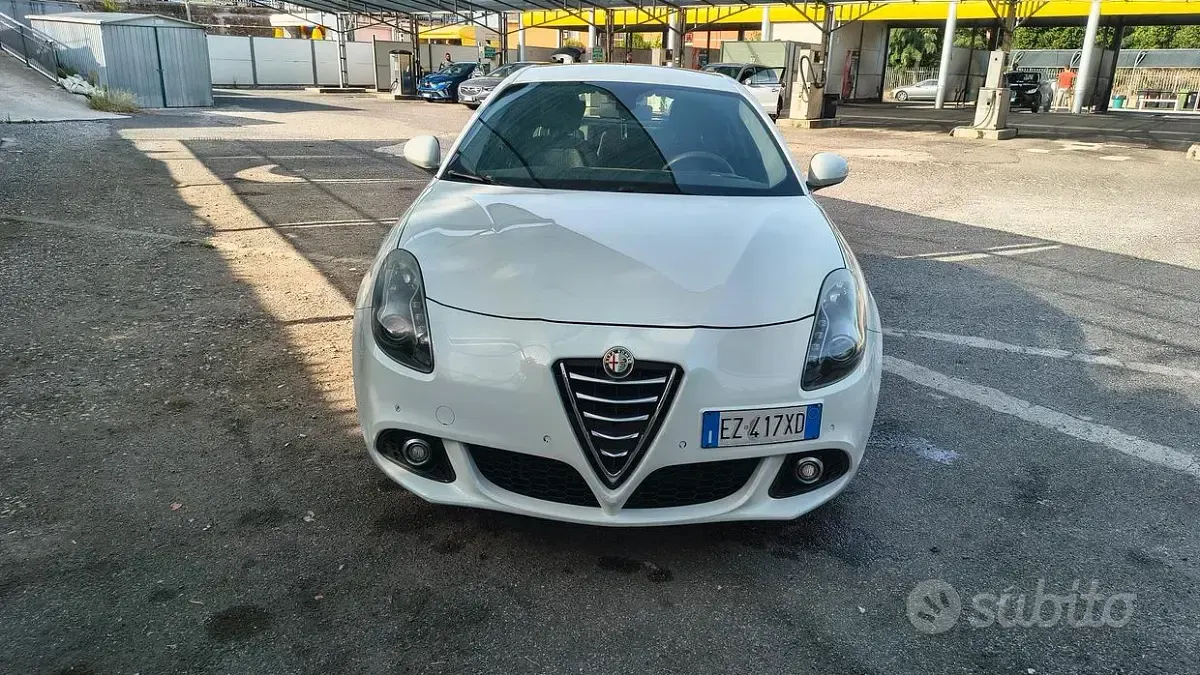 Usata Alfa Romeo Giulietta 120 CV (88 kW) 2015 Bianco Utilitaria