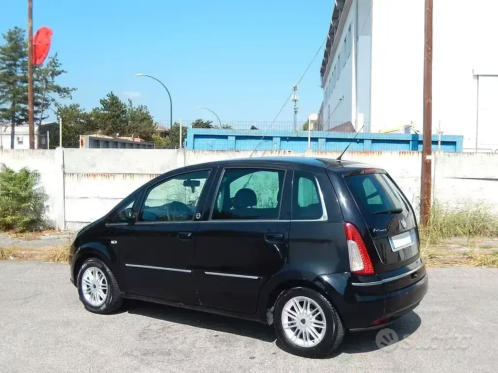 Usata Lancia Musa 77 CV (56 kW) 2009 Nero Monovolume