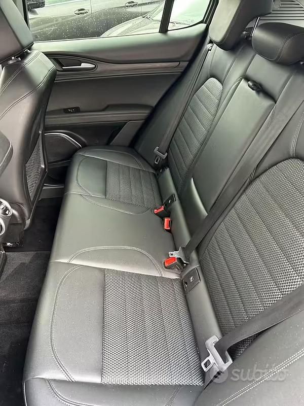 Usata Alfa Romeo Stelvio 180 CV (132 kW) 2017 Nero SUV