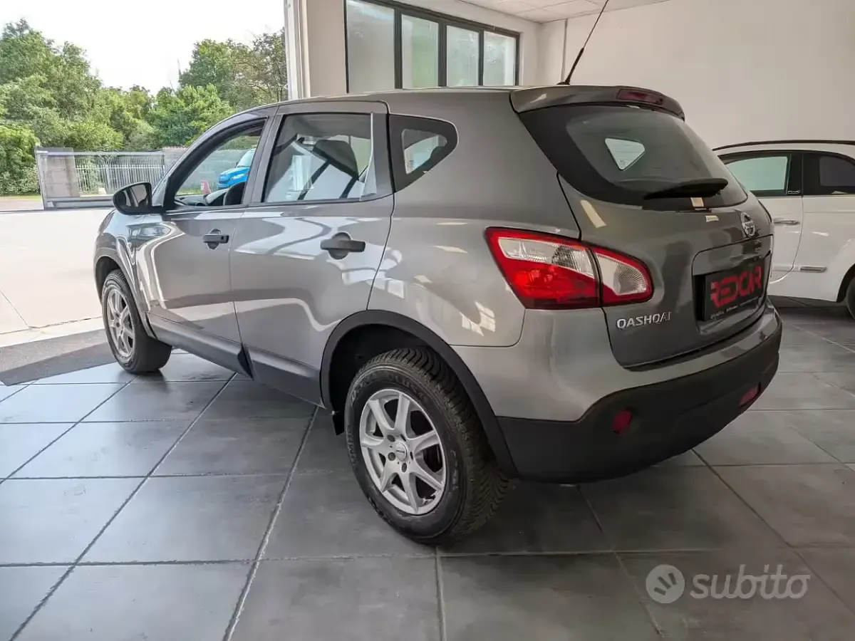 Usata Nissan Qashqai Acenta 110 CV (80 kW) 2012 Grigio SUV