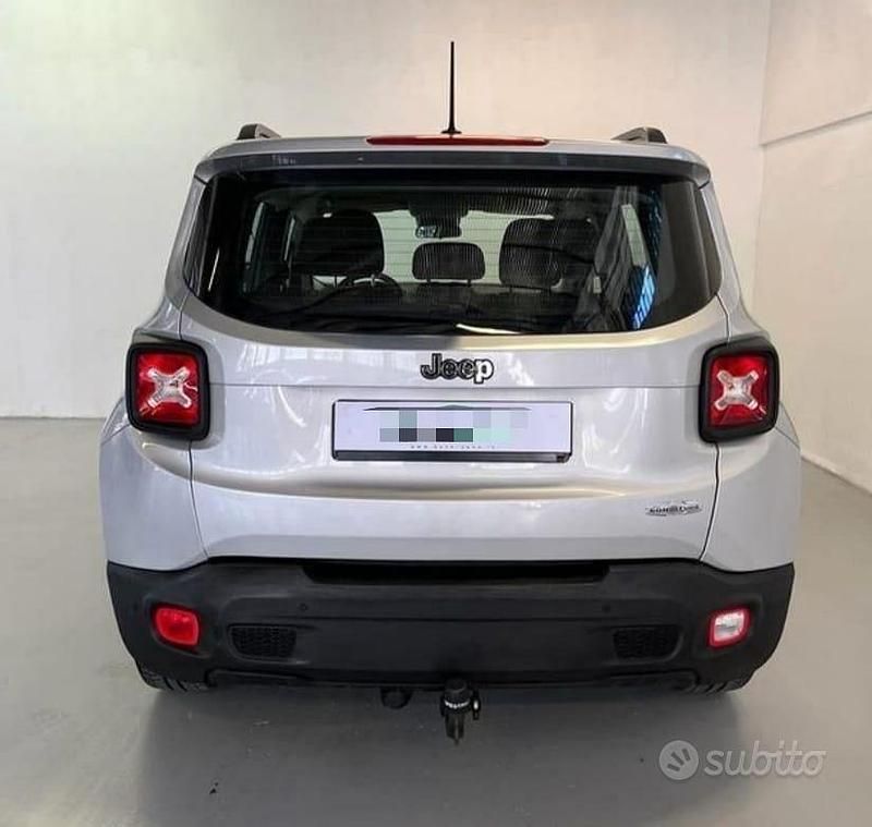 Usata Jeep Renegade Longitude 140 CV (102 kW) 2016 Argento SUV
