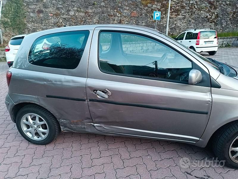 Usata Toyota Yaris 2005 Berlina