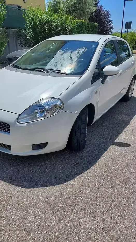 Usata Fiat Grande Punto 65 CV (47 kW) 2008 Bianco Utilitaria