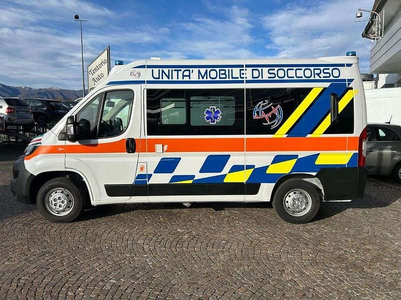 Usata Fiat Ducato 165 CV (121 kW) 2024 Bianco pastello Furgone