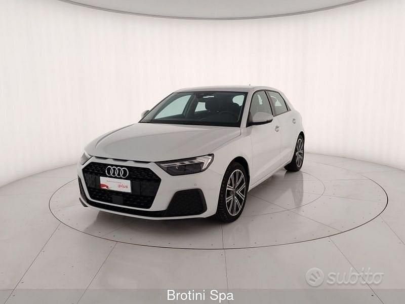 Bianco Usata 2023 Audi A1 Admired Tre volumi | 19.800 € (Super prezzo) - Immagine 1/4