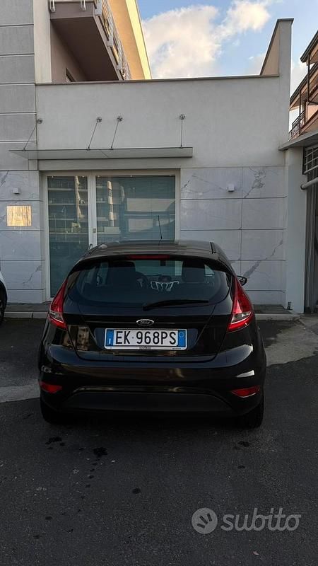 Usata Ford Fiesta 2011 Nero Utilitaria