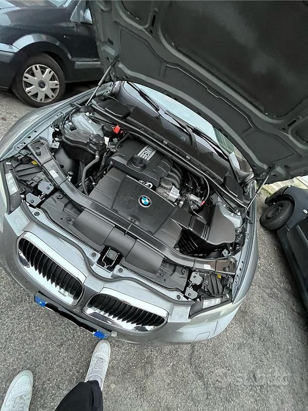 Usata BMW 318 170 CV (125 kW) 2011 Grigio Coupé