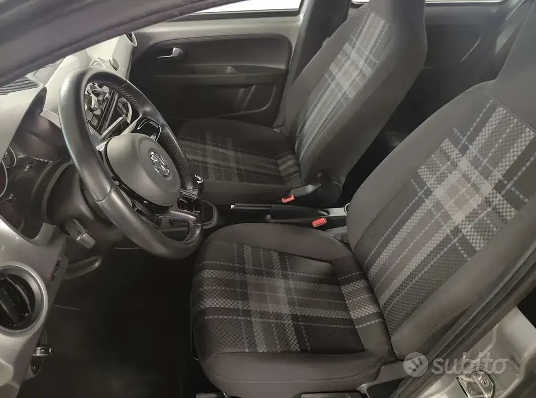Usata VW up! Move 60 CV (44 kW) 2015 Utilitaria