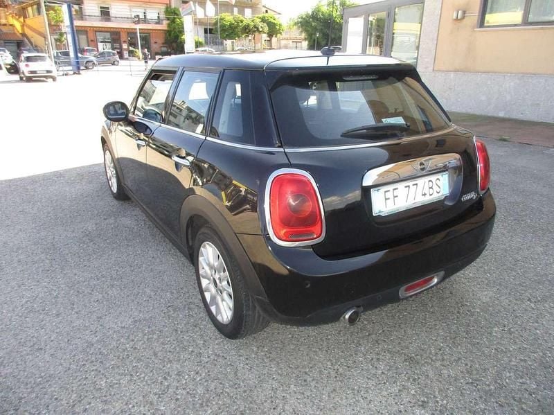 Usata Mini Cooper D Business 116 CV (85 kW) 2016 Nero Utilitaria