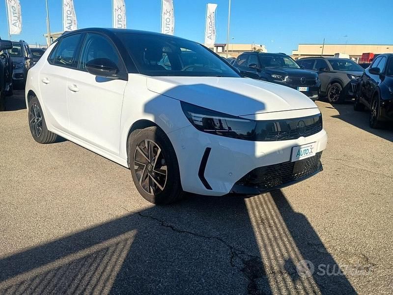 Usata Opel Corsa 101 CV (74 kW) 2025 Bianco Utilitaria