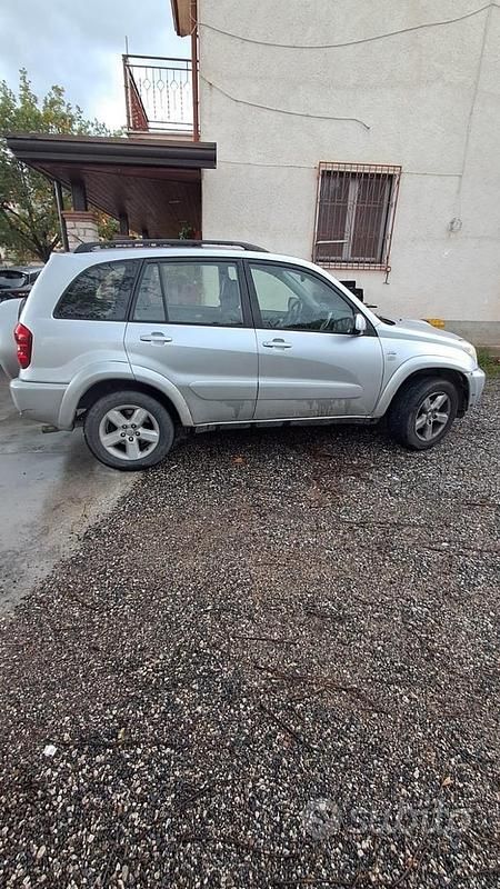 Usata Toyota RAV4 128 CV (94 kW) 2004 SUV