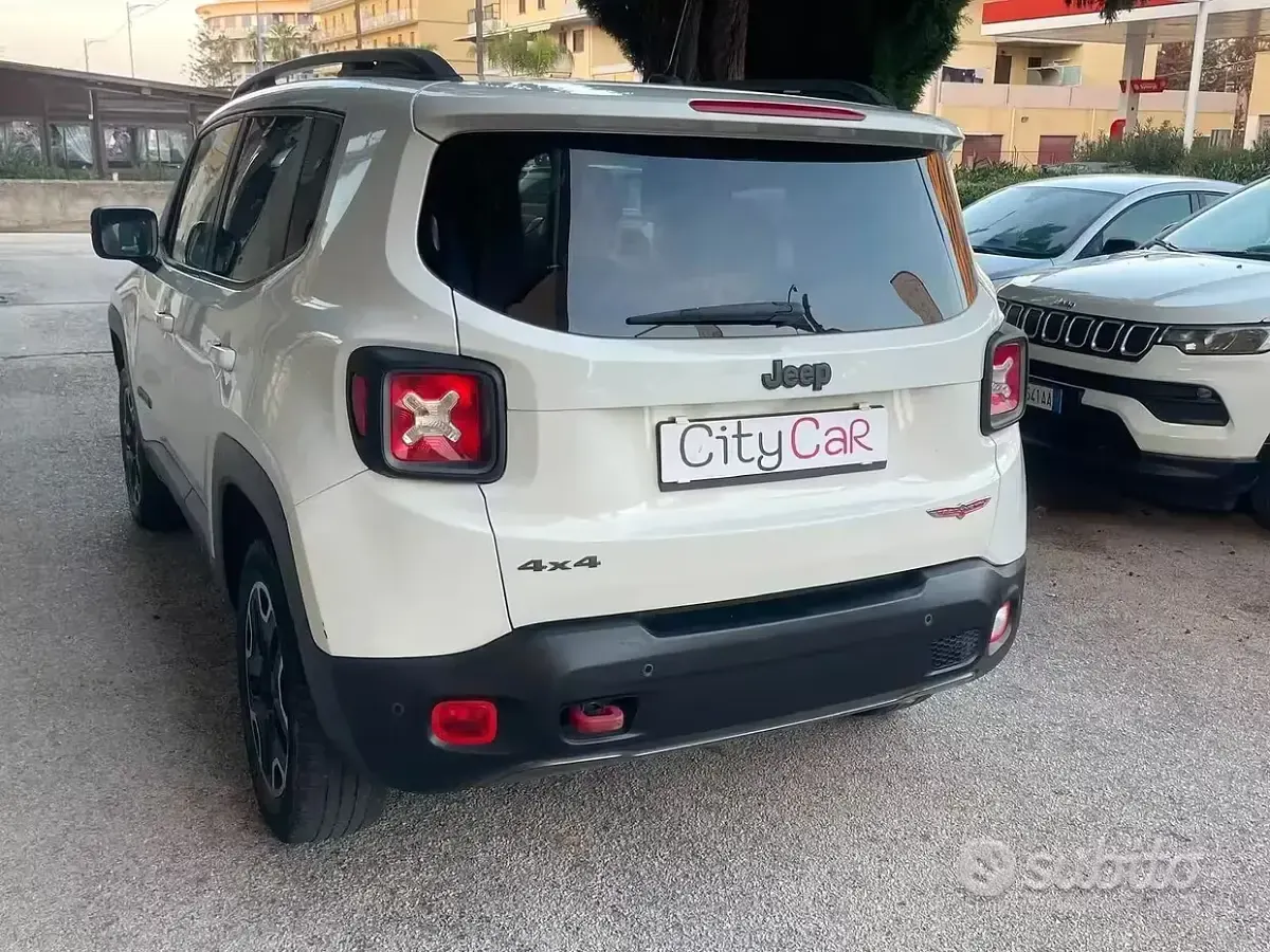 Usata Jeep Renegade 170 CV (125 kW) 2018 Bianco SUV