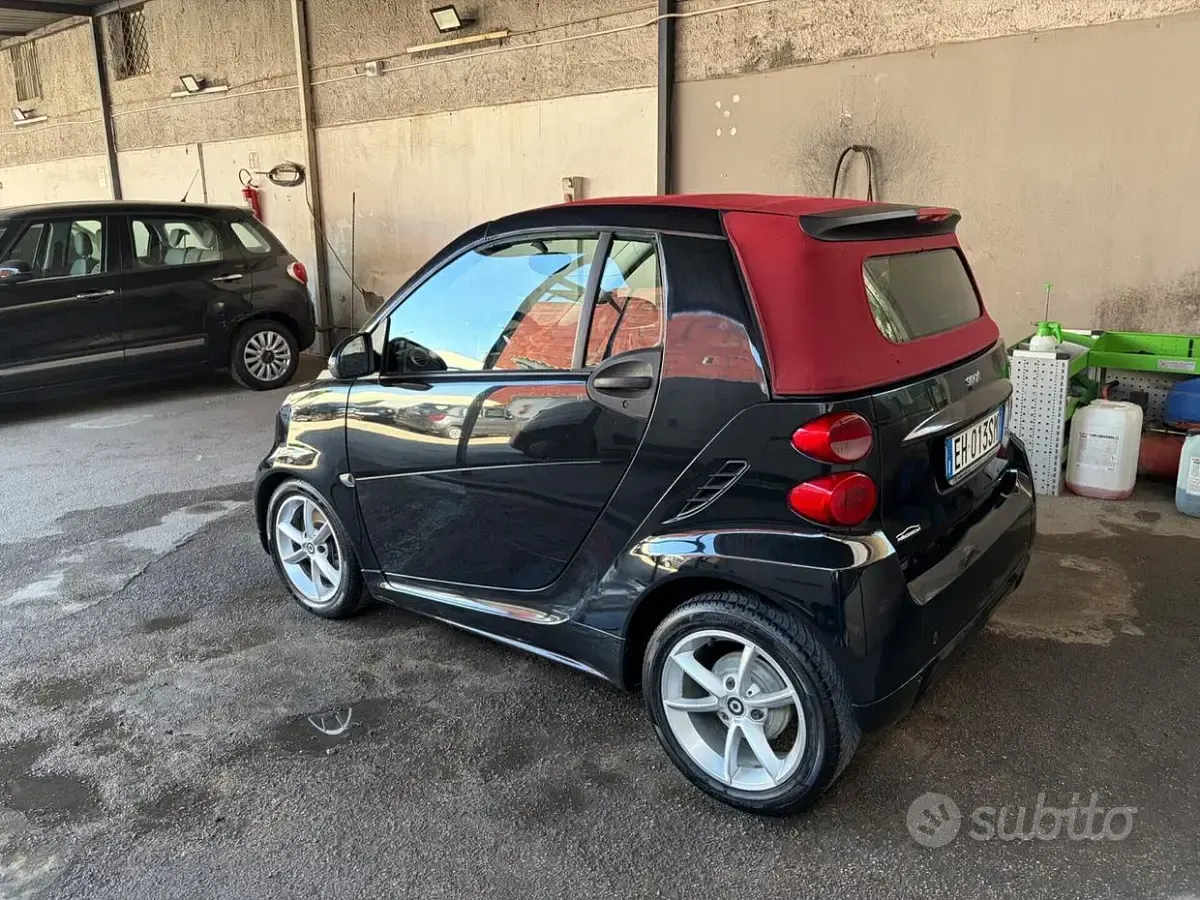 Usata Smart ForTwo Cabrio Pulse 71 CV (52 kW) 2011 Nero Cabrio
