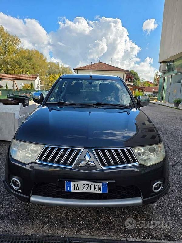 Usata Mitsubishi L200 181 CV (133 kW) 2020 Nero Pick-up