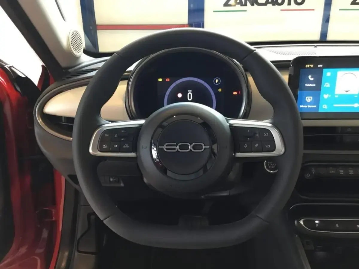 Nuova Fiat 600E La Prima 114 kW (156 CV) 2025 Rosso SUV