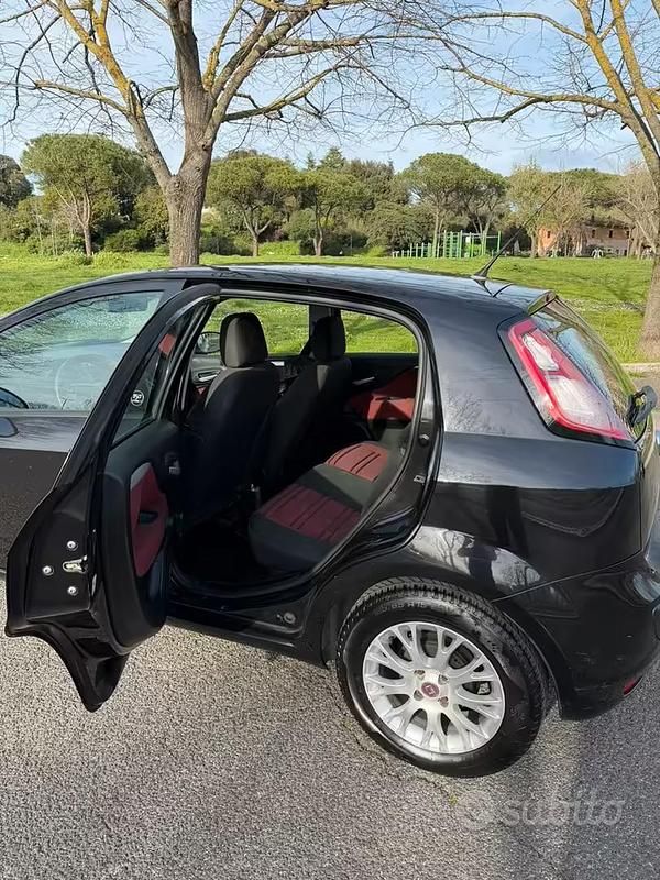 Usata Fiat Punto Evo 69 CV (50 kW) 2012 Nero Utilitaria