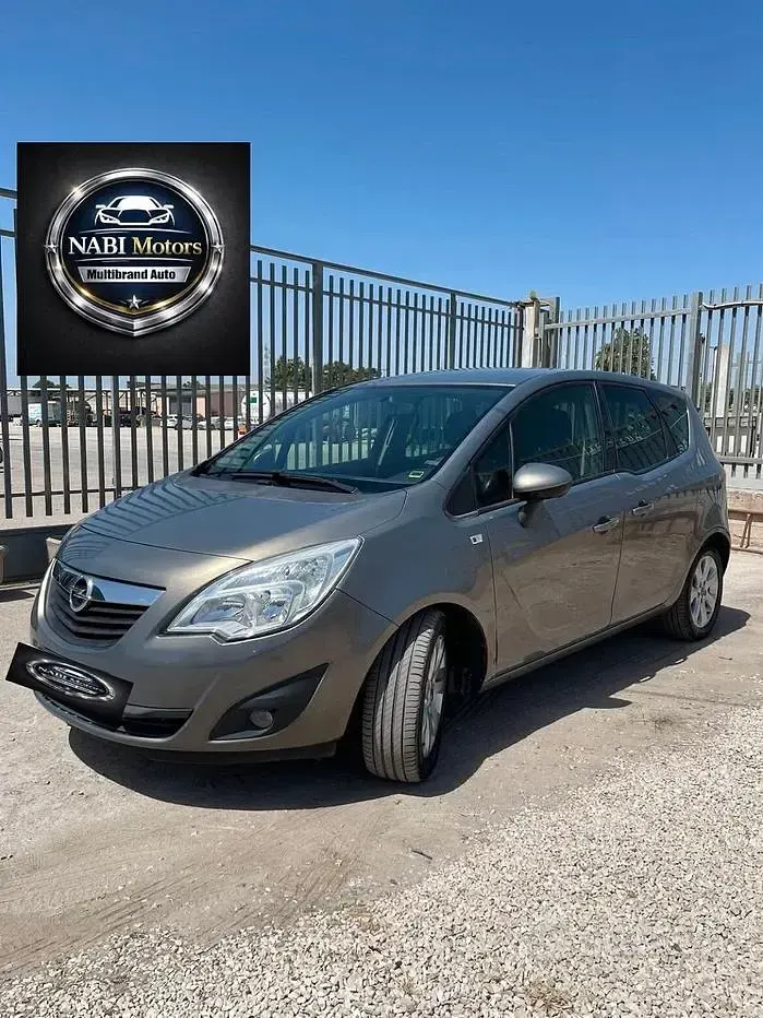Usata Opel Meriva Cosmo 75 CV (55 kW) 2010 Grigio Monovolume