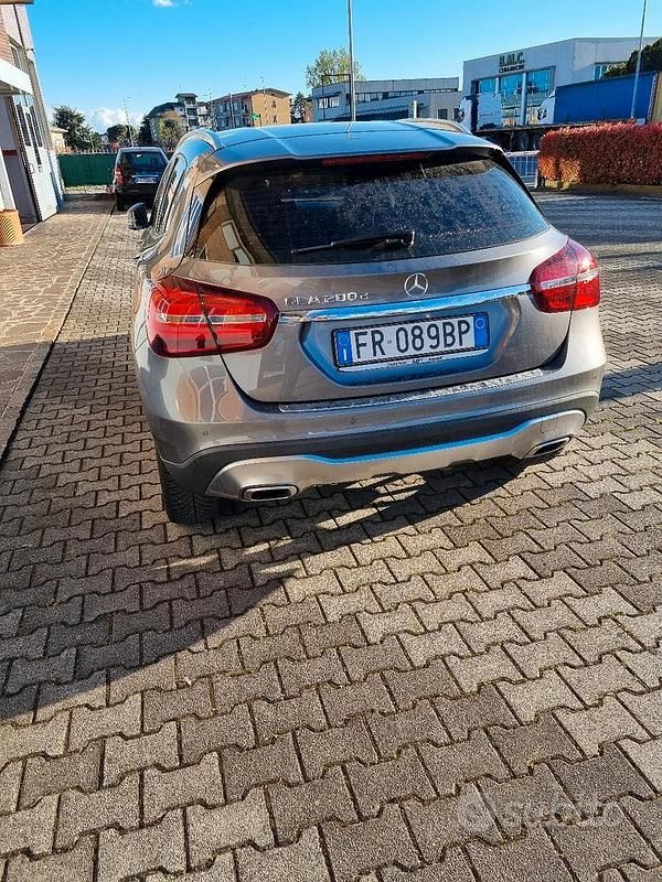 Usata Mercedes GLA200 136 CV (100 kW) 2018 Grigio SUV