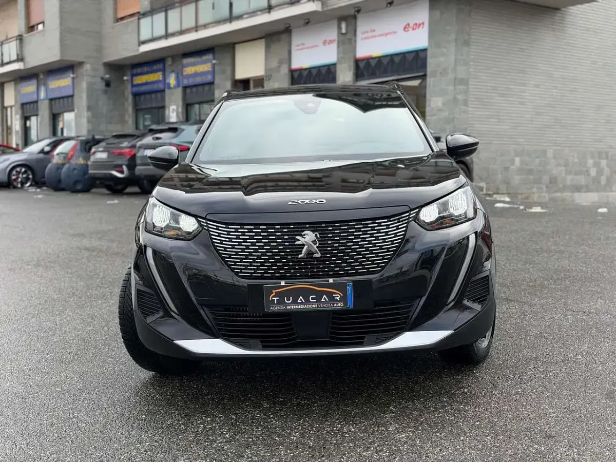 Usata Peugeot 2008 Allure 131 CV (96 kW) 2023 Nero SUV