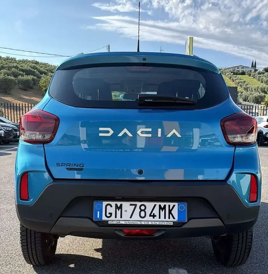 Usata Dacia Spring Comfort Plus 33 kW (45 CV) 2023 Blu/azzurro Utilitaria