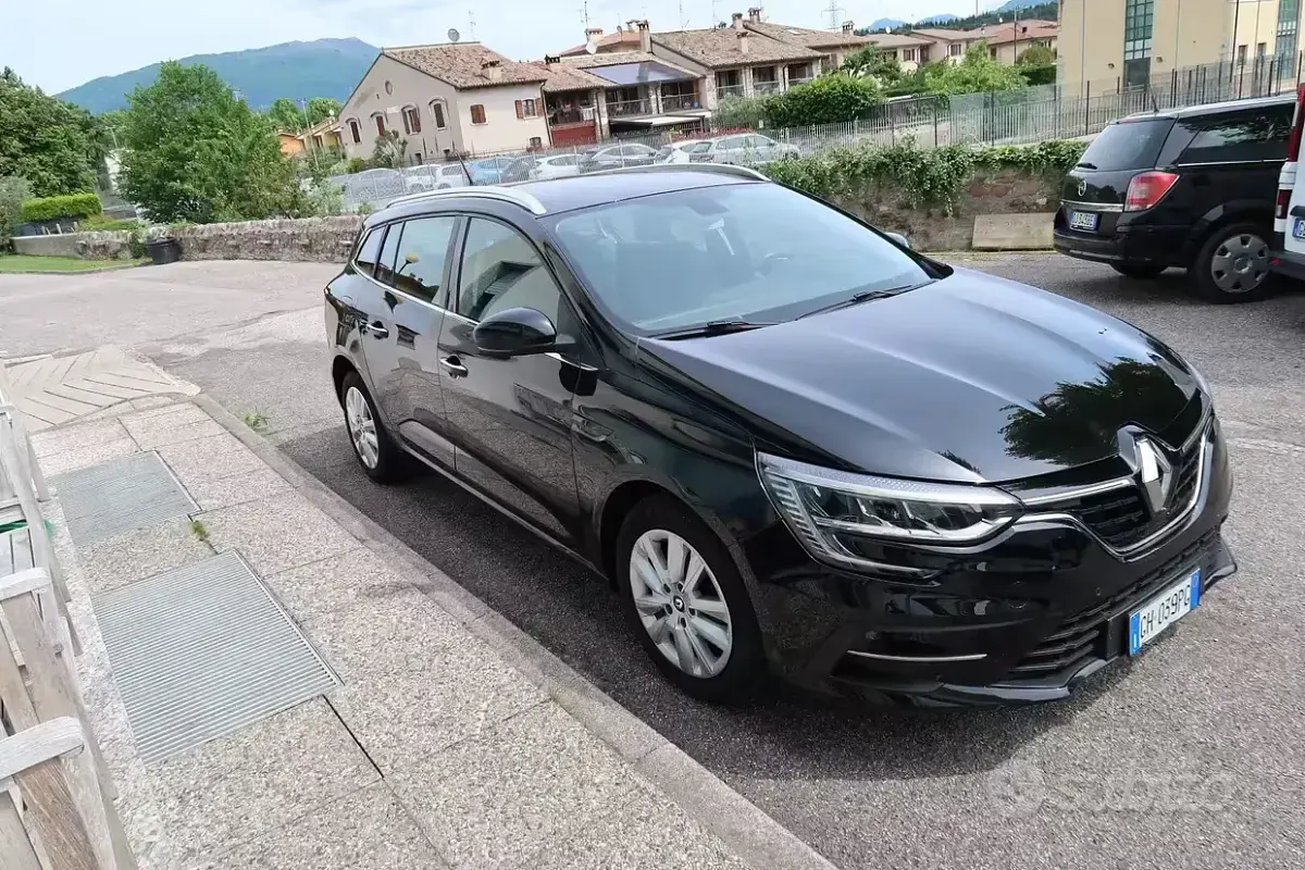 Usata Renault Mégane GrandTour Business 116 CV (85 kW) 2021 Nero Station wagon