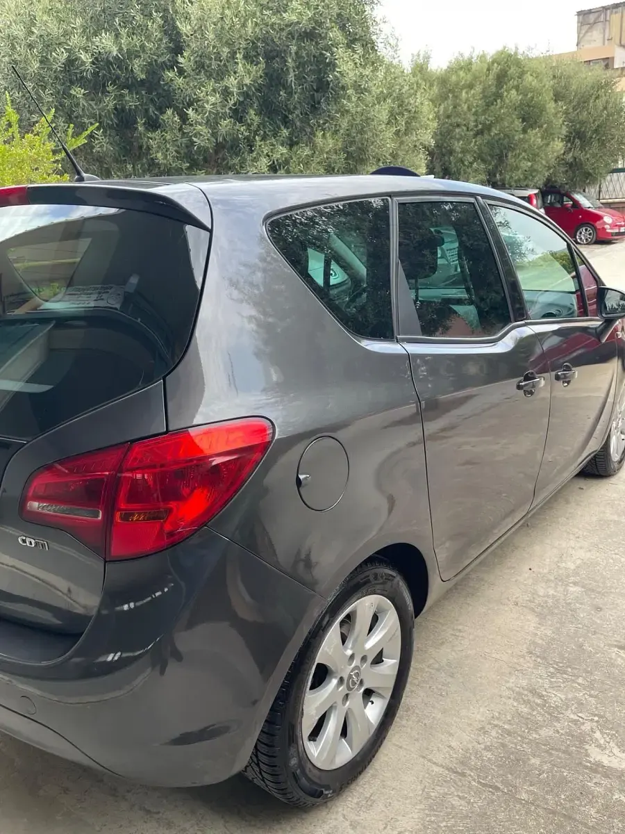 Usata Opel Meriva Cosmo 110 CV (80 kW) 2011 Grigio Monovolume