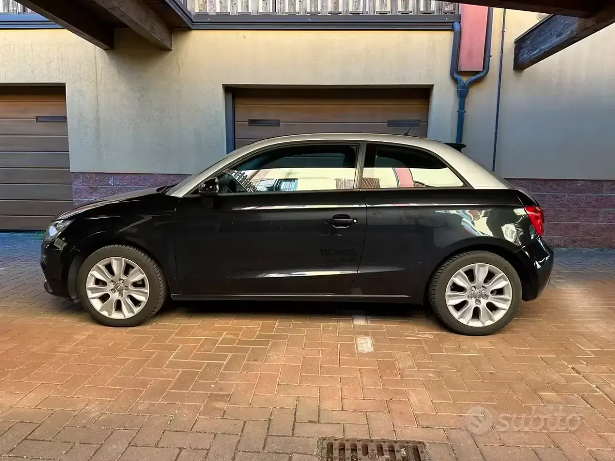 Usata Audi A1 Comfort 122 CV (89 kW) 2010 Nero Utilitaria