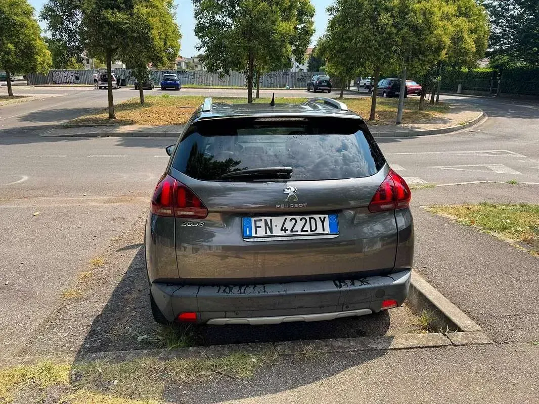 Usata Peugeot 2008 Allure 110 CV (80 kW) 2018 Grigio SUV