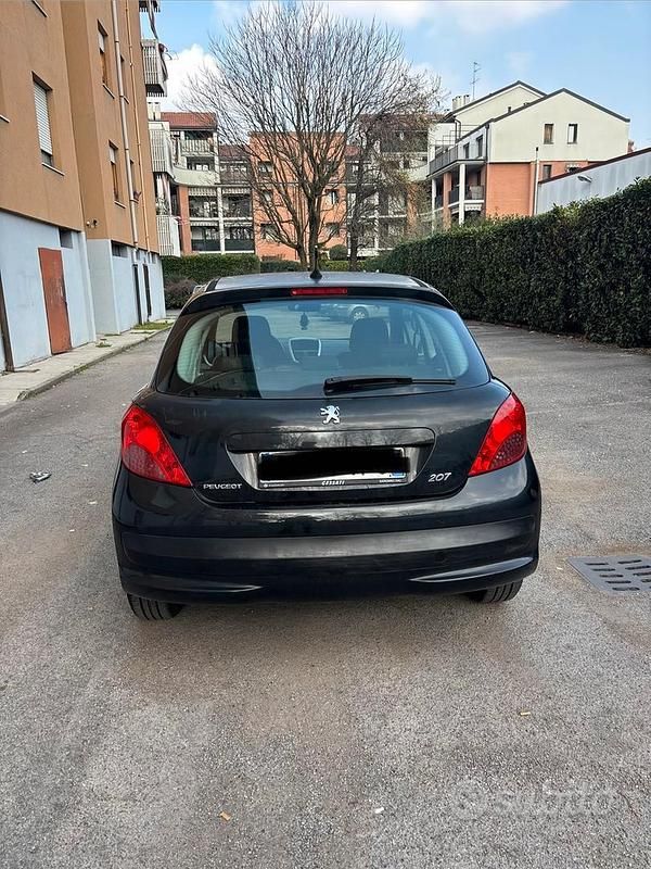 Usata Peugeot 207 88 CV (64 kW) 2006 Nero Berlina