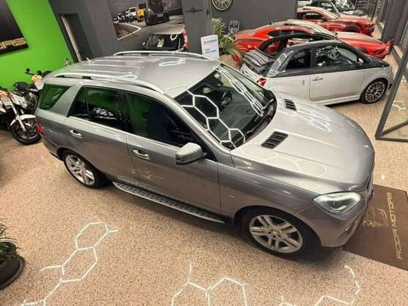 Usata Mercedes ML350 258 CV (189 kW) 2012 Grigio SUV