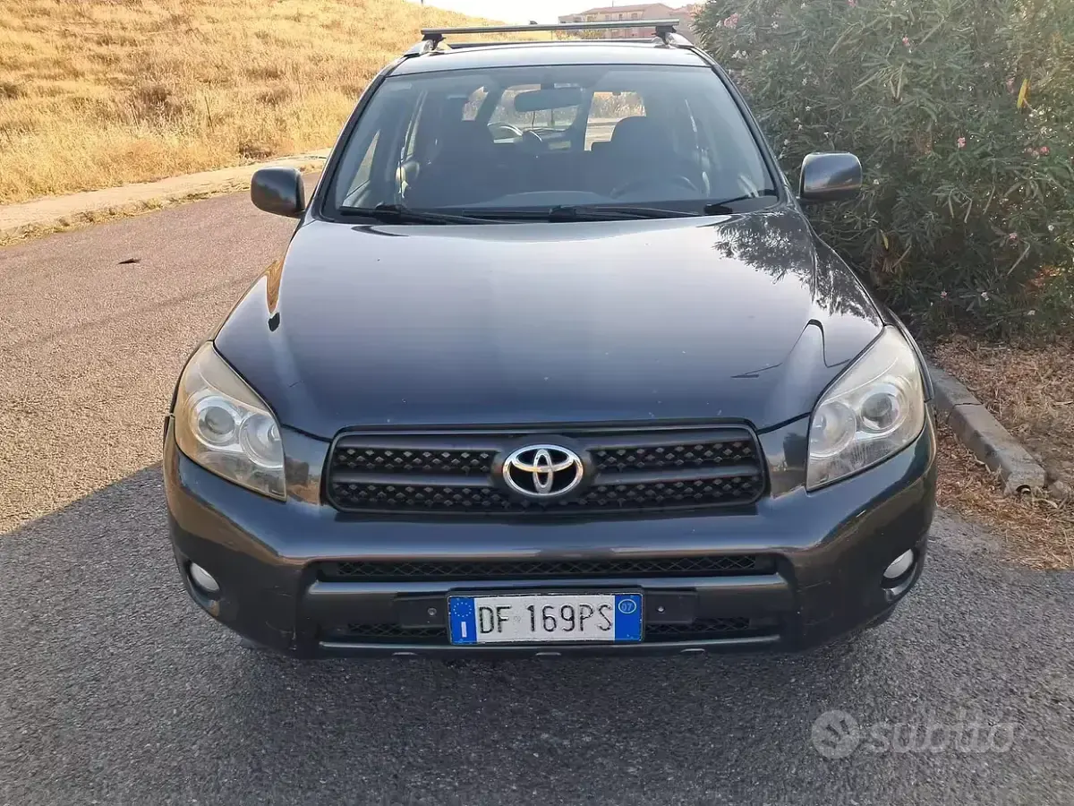 Usata Toyota RAV4 177 CV (130 kW) 2007 Grigio SUV