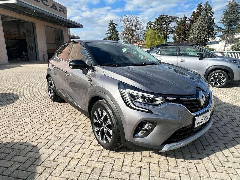Usata Renault Captur Techno 91 CV (66 kW) 2024 Grigio SUV