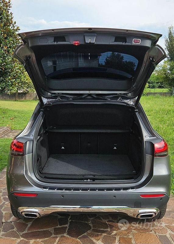Usata Mercedes GLA200 163 CV (119 kW) 2021 Grigio SUV