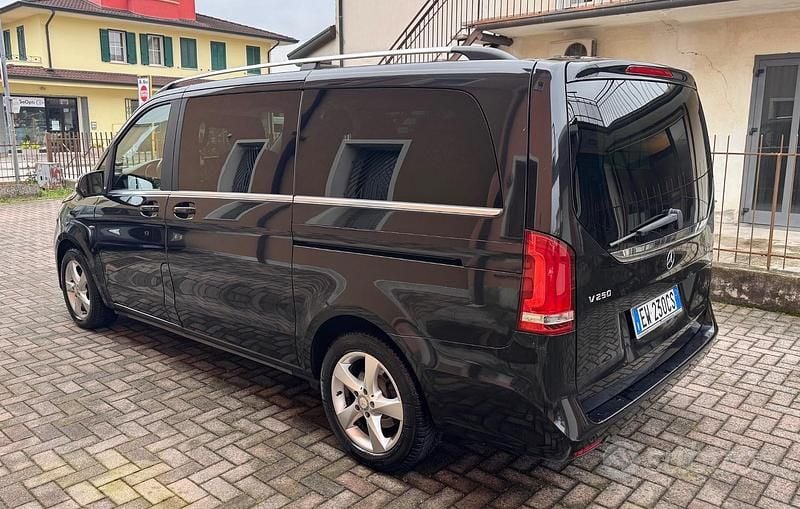Usata Mercedes V250 Premium 190 CV (139 kW) 2014 Nero Monovolume