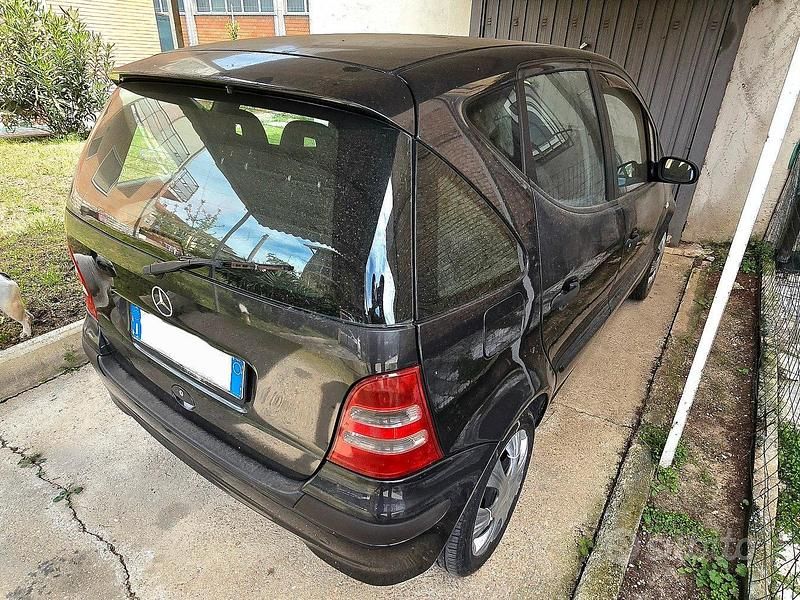 Usata Mercedes A140 82 CV (60 kW) 2000 Nero Utilitaria