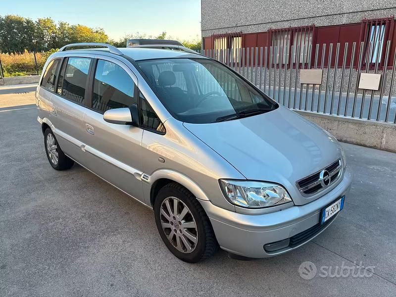 Usata Opel Zafira 125 CV (91 kW) 2004 Grigio Monovolume