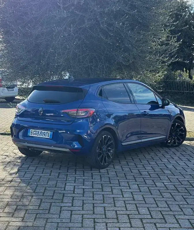 Käytetty Renault Clio V Esprit Alpine 91 HP (66 kW) 2023 Sininen Sedan