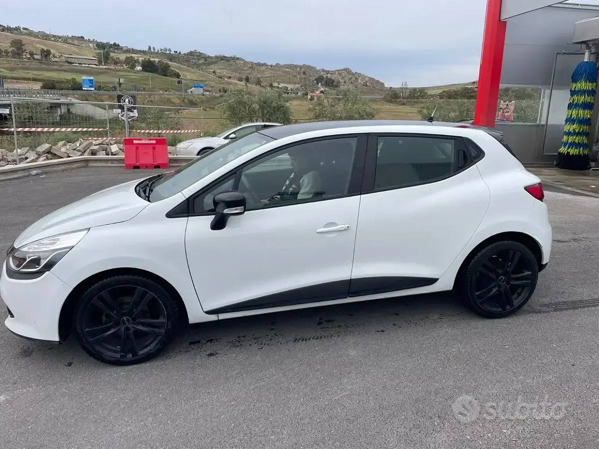 Usata Renault Clio 54 CV (39 kW) 2014 Bianco Utilitaria
